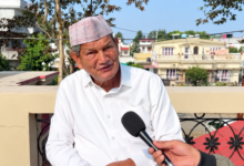अजित डोभाल पर राहुल गांधी के विवादित आरोपों के समर्थन में आए हरीश रावत, विरोध को बताया नासमझी
