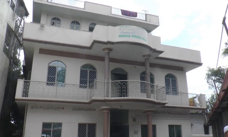 उत्तराखंड में मदरसों को अपना नया रजिस्ट्रेशन और मान्यता शिक्षा विभाग और नवगठित उत्तराखंड अल्पसंख्यक शिक्षा प्राधिकरण के पास कराना अनिवार्य किया गया है
