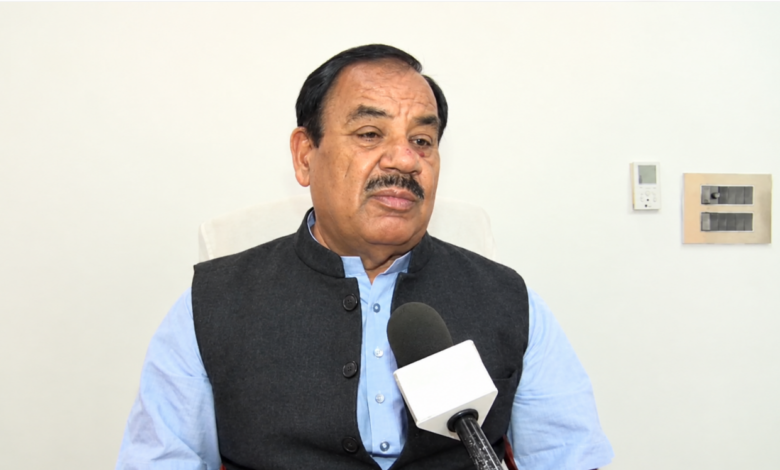 उत्तराखंड के चुनावी माहौल में फिर गर्माया ‘जेनी कांड’, सीएम के बयान के बाद भड़के हरक, वीडियो में कह दी ये बड़ी बात उत्तराखंड के चुनावी माहौल में फिर गर्माया ‘जेनी कांड’, सीएम के बयान के बाद भड़के हरक, वीडियो में कह दी ये बड़ी बात