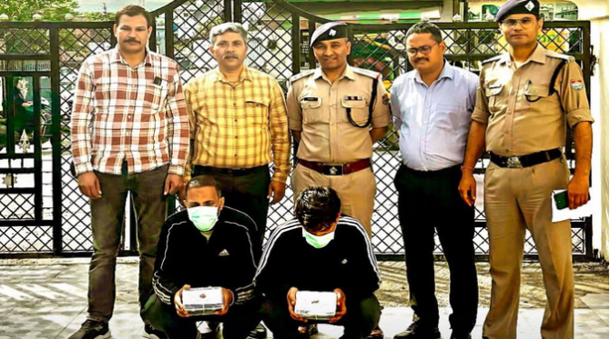 उत्तराखंड STF का कश्मीर में ऑपरेशन: देशभर में सक्रिय साइबर ठगी के नेटवर्क का पर्दाफाश, दो ठग गिरफ्तार उत्तराखंड STF का कश्मीर में ऑपरेशन: देशभर में सक्रिय साइबर ठगी के नेटवर्क का पर्दाफाश, दो ठग गिरफ्तार
