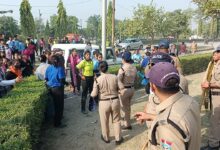 सिडकुल पंतनगर में श्रमिक कई दिन से अपनी मांगों को लेकर धरना-प्रदर्शन कर रहे हैं, आज अचानक धरना प्रदर्शन उग्र हो गया