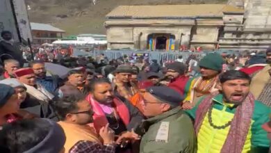 केदारनाथ में वीआईपी दर्शन को लेकर हंगामा, तीर्थपुरोहितों का फूटा गुस्सा, जानिये पूरा मामला