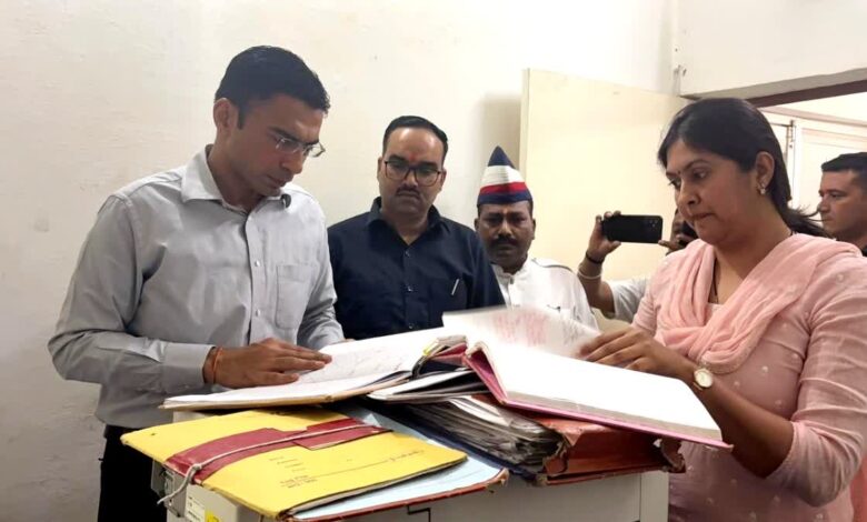 स्टांप चोरी समेत कई खामियां मिलने पर विकासनगर उप निबंधक अपूर्वा सिंह पर गिरी गाज, भेजा निलंबन की संस्तुति