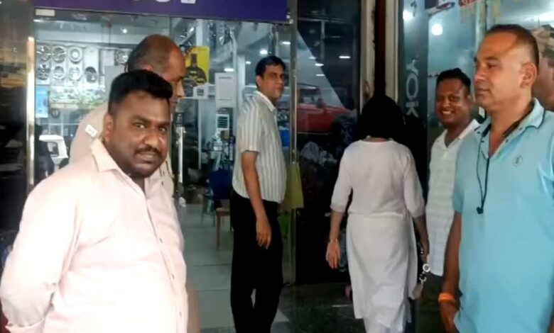उत्तराखंड में जीएसटी की बड़ी कार्रवाई, टायर्स गोदाम में छापेमारी कर पकड़ी 10 करोड़ की हेराफेरी, पड़ताल तेज उत्तराखंड में जीएसटी की बड़ी कार्रवाई, टायर्स गोदाम में छापेमारी कर पकड़ी 10 करोड़ की हेराफेरी, पड़ताल तेज