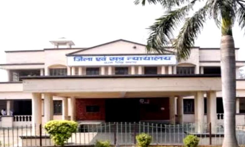 सड़क हादसे में मृत ढाबा संचालक के परिजनों को 31 लाख मुआवजा, कोर्ट ने बीमा कंपनी को भुगतान का दिया आदेश सड़क हादसे में मृत ढाबा संचालक के परिजनों को 31 लाख मुआवजा, कोर्ट ने बीमा कंपनी को भुगतान का दिया आदेश