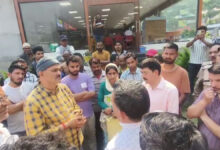 चमोली में आग बुझाते हुए चट्टान से गिरकर फायर वॉचर की मौत, लोगों का वन विभाग के खिलाफ फूटा गुस्सा