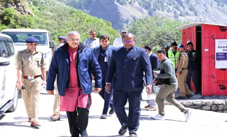 उत्तरकाशी पहुंचे मुख्य निर्वाचन आयुक्त ज्ञानेश कुमार, भारत-चीन सीमा से सटे पोलिंग बूथों का किया निरीक्षण