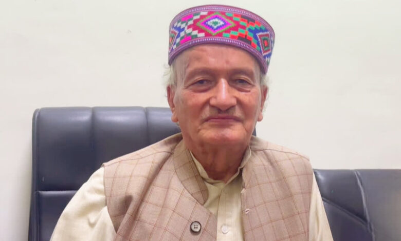 उत्तराखंड के पूर्व सीएम भगत सिंह कोश्यारी आज पद्म भूषण से होंगे सम्मानित, जानिए कैसा रहा उनका सफर उत्तराखंड के पूर्व सीएम भगत सिंह कोश्यारी आज पद्म भूषण से होंगे सम्मानित, जानिए कैसा रहा उनका सफर