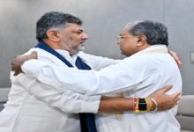 ‘सिद्धा’ जाएंगे और ‘शिव’ आएंगे, ब्रेकफास्ट मीटिंग में हो गया ऐलान, डीके शिवकुमार ने छुए सीएम के पैर