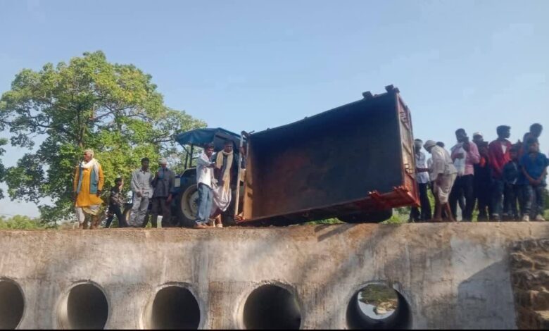 उमरिया में दर्दनाक हादसा, श्रद्धालुओं से भरी ट्रैक्टर-ट्रॉली पुलिया से पलटी, 6 लोगों की मौत