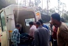 अंतिम संस्कार के लिए शव को गांव लेकर आ रहा एम्बुलेंस गहरी खाई में गिरा, 3 लोगों की मौत, 3 गंभीर घायल