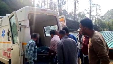 अंतिम संस्कार के लिए शव को गांव लेकर आ रहा एम्बुलेंस गहरी खाई में गिरा, 3 लोगों की मौत, 3 गंभीर घायल