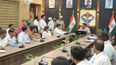 पदभार संभालते ही एक्शन में दिखे डीएम डॉ. आशीष चौहान, जन समस्याओं के त्वरित समाधान पर जोर