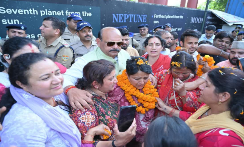 नर्सिंग अभ्यर्थी प्रदर्शन: डीजी हेल्थ ने भेजे ये 3 प्रस्ताव, ज्योति बोलीं मंत्री ने अगर की वादाखिलाफी तो फिर लड़ेंगे नर्सिंग अभ्यर्थी प्रदर्शन: डीजी हेल्थ ने भेजे ये 3 प्रस्ताव, ज्योति बोलीं मंत्री ने अगर की वादाखिलाफी तो फिर लड़ेंगे