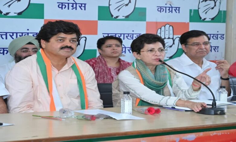 राहुल गांधी के दौरे को लेकर कांग्रेस ने स्थापित किया कंट्रोल रूम, नेताओं को सौंपी जिम्मेदारियां राहुल गांधी के दौरे को लेकर कांग्रेस ने स्थापित किया कंट्रोल रूम, नेताओं को सौंपी जिम्मेदारियां