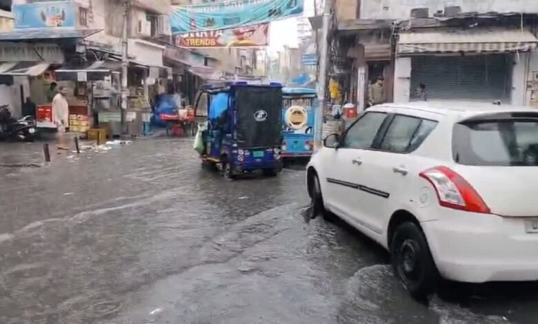अचानक मौसम ने ली करवट, हरिद्वार में झमाझम बारिश से मिली गर्मी से निजात, जलभराव से लोग परेशान