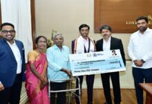 तमिलनाडु के मुख्यमंत्री ने प्रज्ञानंदा को 50 लाख रुपये का पुरस्कार दिया