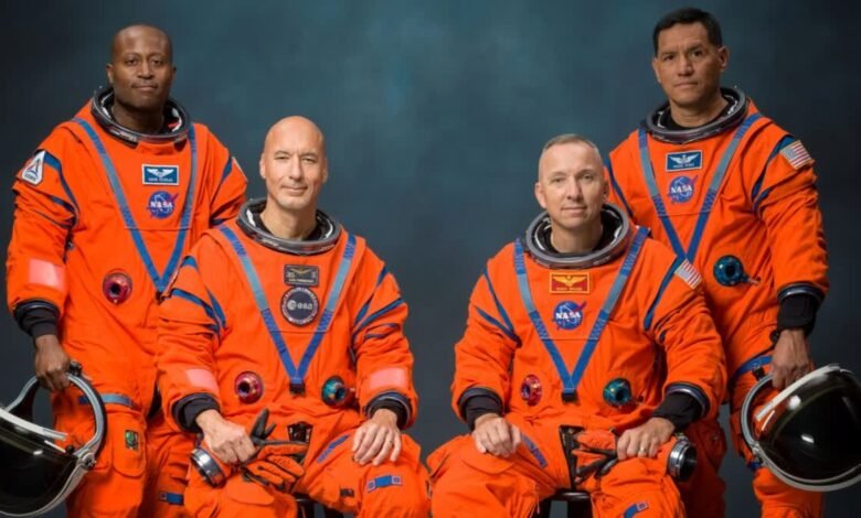 NASA ने Artemis-III मिशन के लिए अंतरिक्ष यात्रियों के नामों का किया ऐलान, चांद पर उतरने की टेक्नोलॉजी करेंगे टेस्ट NASA ने Artemis-III मिशन के लिए अंतरिक्ष यात्रियों के नामों का किया ऐलान, चांद पर उतरने की टेक्नोलॉजी करेंगे टेस्ट