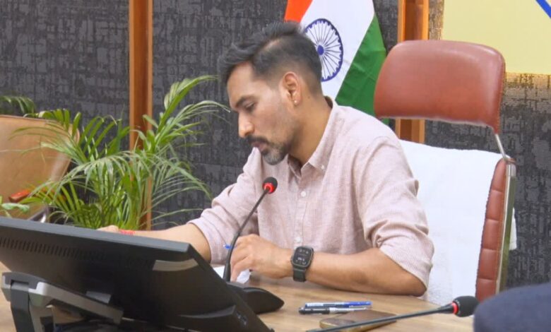 मुख्य शिक्षा अधिकारी पर भारी पड़ी लापरवाही, जिलाधिकारी ने जारी किया कारण बताओ नोटिस मुख्य शिक्षा अधिकारी पर भारी पड़ी लापरवाही, जिलाधिकारी ने जारी किया कारण बताओ नोटिस