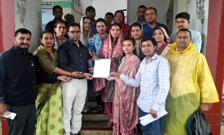 व्यक्ति की संदिग्ध परिस्थितियों में मौत का खुलासा न होने से ग्रामीण खफा, उग्र आंदोलन की दी चेतावनी व्यक्ति की संदिग्ध परिस्थितियों में मौत का खुलासा न होने से ग्रामीण खफा, उग्र आंदोलन की दी चेतावनी