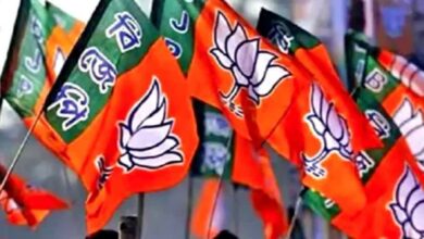 प्रवास के जरिए हारी सीटों को जीतने की रणनीति, कांग्रेस बोली- प्रदेश में कानून व्यवस्था ध्वस्त, भाजपा प्रवास में मस्त