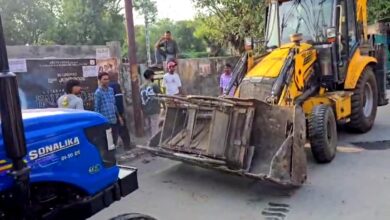 हल्द्वानी में अतिक्रमण पर नगर निगम का बड़ा एक्शन, ठेले-फड़ हटाए, कई लोगों पर की चालानी कार्रवाई