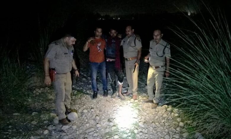 रुड़की बुग्गावाला में पुलिस और बदमाशों के बीच मुठभेड़, एक बदमाश के पैर में लगी गोली, दूसरा फरार