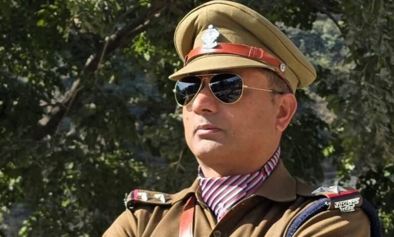 नाइट ड्यूटी से लौट रहे शिवपुरी चौकी प्रभारी विनोद शर्मा की सड़क हादसे में मौत, पुलिस महकमे में शोक की लहर नाइट ड्यूटी से लौट रहे शिवपुरी चौकी प्रभारी विनोद शर्मा की सड़क हादसे में मौत, पुलिस महकमे में शोक की लहर