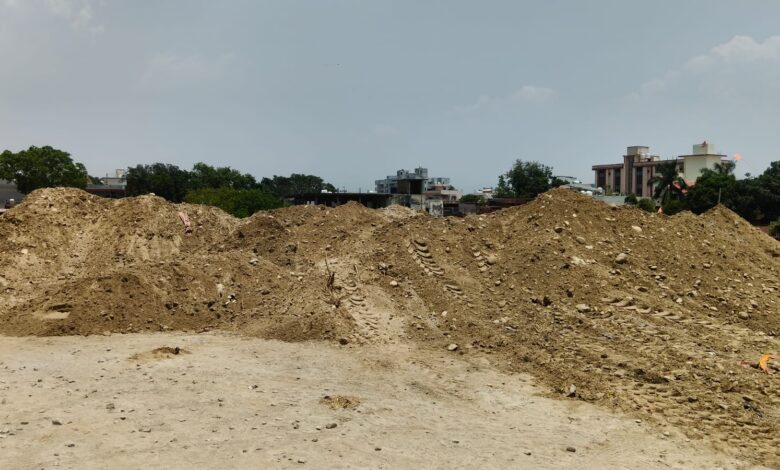 हरिद्वार में भिड़ गए खनन अधिकारी और यूकेडी जिलाध्यक्ष, खूब हुई तू-तू, मैं-मैं, जानें विवाद का कारण हरिद्वार में भिड़ गए खनन अधिकारी और यूकेडी जिलाध्यक्ष, खूब हुई तू-तू, मैं-मैं, जानें विवाद का कारण