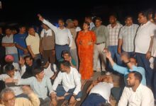 किच्छा में हाई-वोल्टेज ड्रामा: खान फार्म पर कब्जे को लेकर आमने-सामने सायरा वाड्रा और नसरीन सांगा, देर रात तक चला विधायक का धरना