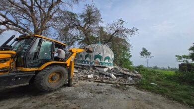 जसपुर में सरकारी जमीन पर बनी अवैध पर चला बुलडोजर, नोटिस के बाद की कार्रवाई