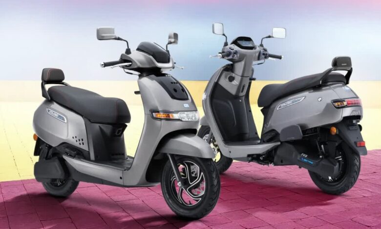 जून 2026 की बिक्री में TVS ने Hero और Honda को पछाड़ा, बेचे 5,65,417 यूनिट्स जून 2026 की बिक्री में TVS ने Hero और Honda को पछाड़ा, बेचे 5,65,417 यूनिट्स