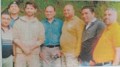 सितारों की पहली पसंद बन रहा मसूरी का एजुकेशन हब, बेटी को समर प्रोग्राम में छोड़ने आए शाहिद कपूर