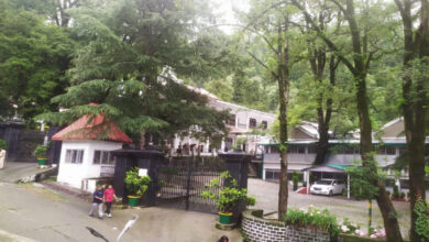 देहरादून में बोर्ड लगा था ‘इस कब्रिस्तान में बाहरी शव दफन नहीं होंगे’, हाईकोर्ट ने तत्काल हटाने का दिया आदेश