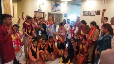 टनकपुर में कैलाश मानसरोवर यात्रा के दूसरे जत्थे का भव्य स्वागत, 11 राज्यों के 47 श्रद्धालु यात्रा में शामिल