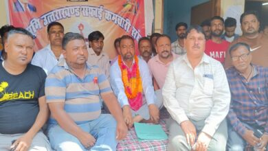 सात सूत्रीय मांगों पर अड़े सफाई कर्मचारी, आक्रोश रैली के बाद भूख हड़ताल किया शुरू