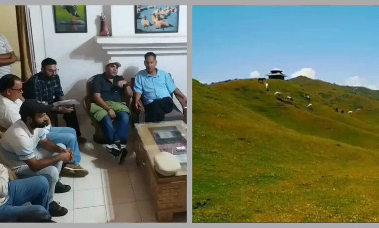 चकराता के ग्रामीणों के लिए 24 घंटे खुला रहेगा मोइला टॉप का रास्ता, डीएफओ ने मानीं स्थानीय लोगों की सारी मांगें चकराता के ग्रामीणों के लिए 24 घंटे खुला रहेगा मोइला टॉप का रास्ता, डीएफओ ने मानीं स्थानीय लोगों की सारी मांगें