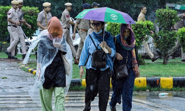 IMD का पुर्वानुमान: देश में मॉनसून सक्रिय, इन राज्यों भारी बारिश के आसार, जानें आज का मौसम IMD का पुर्वानुमान: देश में मॉनसून सक्रिय, इन राज्यों भारी बारिश के आसार, जानें आज का मौसम