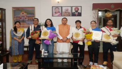 पिथौरागढ़ की मुक्केबाज निकिता, काजल और आरती ने किया देश का नाम रोशन, सीएम धामी ने किया सम्मानित