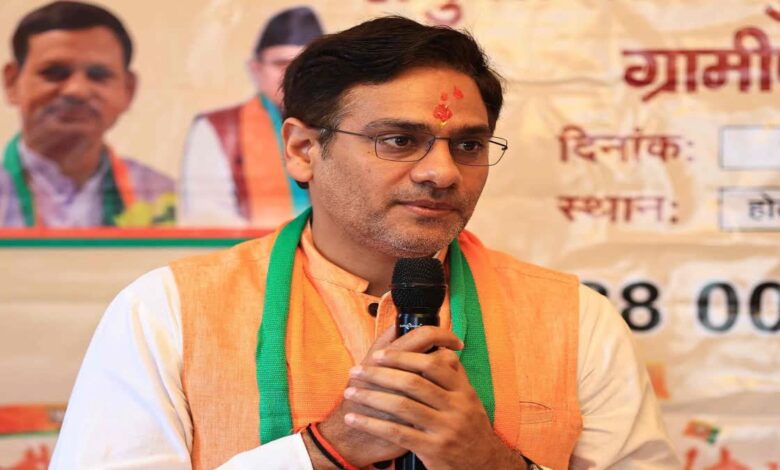 बहुगुणा परिवार पर हरीश रावत की टिप्पणी से सियासत तेज, सौरभ बहुगुणा ने किया पलटवार