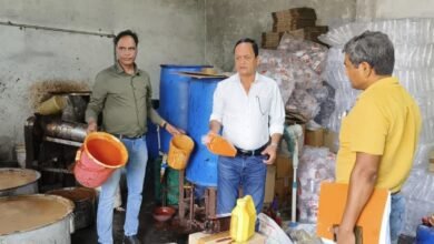 सॉस के नाम पर कहीं आप भी तो नहीं खा रहे जहर! अवैध सॉस फैक्ट्री में मिली भारी अनियमितताएं