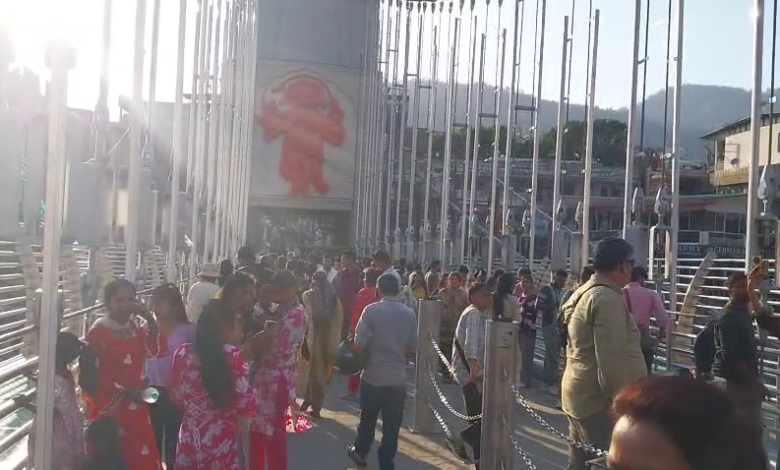 बजरंग सेतु पर चलना है तो देना होगा किराया, कांवड़ियों के लिए बैन होगा पुल का ये हिस्सा बजरंग सेतु पर चलना है तो देना होगा किराया, कांवड़ियों के लिए बैन होगा पुल का ये हिस्सा