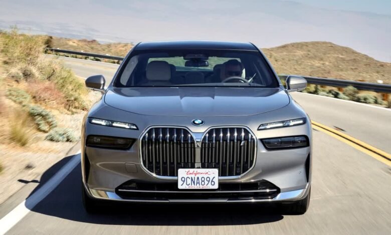 BMW India की 7 सीरीज और i7 इलेक्ट्रकि सेडान की बुकिंग शुरू, जल्द दोनों कारें होंगी लॉन्च BMW India की 7 सीरीज और i7 इलेक्ट्रकि सेडान की बुकिंग शुरू, जल्द दोनों कारें होंगी लॉन्च