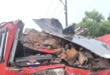 ग्रेटर नोएडा में चिप बनाने वाली कंपनी में लगी भीषण आग, दीवार गिरने से 2 फायरकर्मियों की मौत; 3 घायल