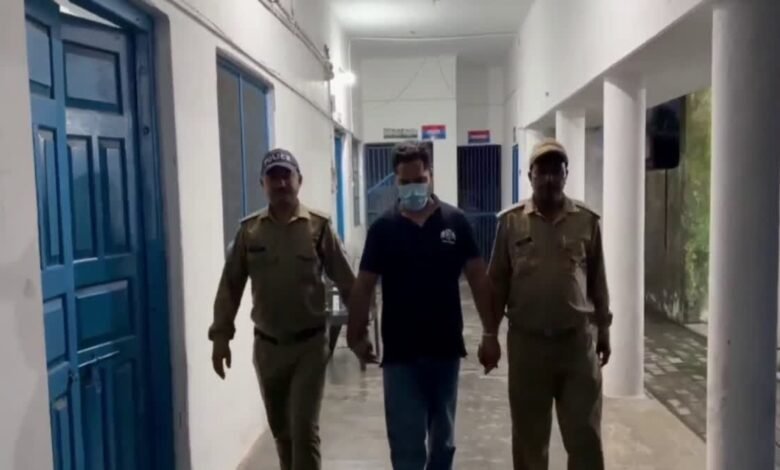 स्कूटी दुर्घटना और मारपीट मामले में बीजेपी नेता पार्टी से निष्कासित, मुख्य आरोपी गिरफ्तार स्कूटी दुर्घटना और मारपीट मामले में बीजेपी नेता पार्टी से निष्कासित, मुख्य आरोपी गिरफ्तार
