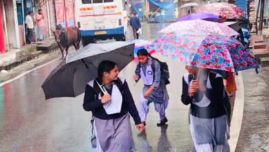 उत्तराखंड में भारी बारिश का अलर्ट, आज देहरादून में बंद रहेंगे स्कूल, आंगनबाड़ी केंद्र भी नहीं खुलेंगे