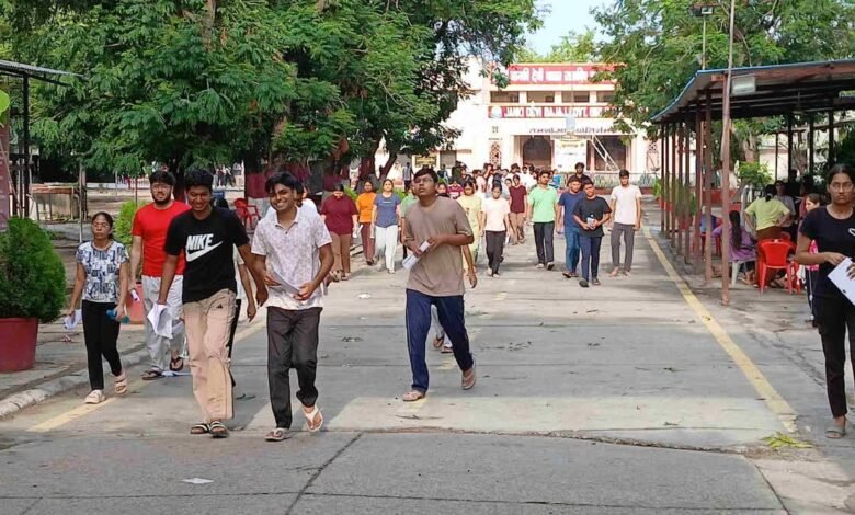 NEET UG 2026: पहले राउंड के सीट अलॉटमेंट में 22,342 तक मिला MBBS सीट, AIIMS में सबसे नीचे रेवाड़ी 3948 पर