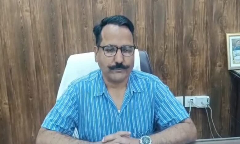 उत्तराखंड में होम्योपैथिक चिकित्साधिकारी का संदिग्ध जाति प्रमाण पत्र निरस्त, नैनीताल जिला प्रशासन ने की कार्रवाई उत्तराखंड में होम्योपैथिक चिकित्साधिकारी का संदिग्ध जाति प्रमाण पत्र निरस्त, नैनीताल जिला प्रशासन ने की कार्रवाई