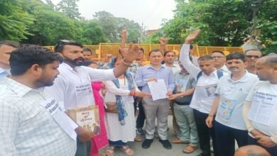 व्यायाम शिक्षकों के पद समाप्त किए जाने का विरोध तेज, प्रशिक्षित बेरोजगार 2 सितंबर को मुख्यमंत्री आवास तक निकालेंगे महारैली