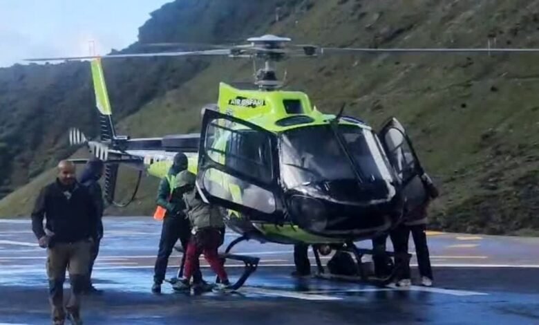 उत्तराखंड: केदारनाथ धाम के लिए हेली सेवाएं शुरू, हेली पैडों पर लौटी रौनक उत्तराखंड: केदारनाथ धाम के लिए हेली सेवाएं शुरू, हेली पैडों पर लौटी रौनक